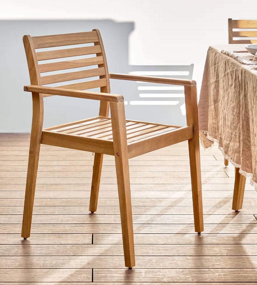 Solid wood dining chairs based on Kavehome dark wood Hanzel