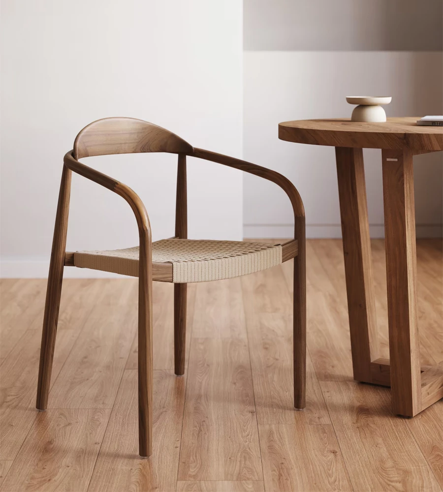 Solid wood dining chairs based on Kavehome dark wood Nina